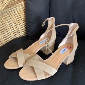 BRAND NEW STEVE MADDEN HEELS
